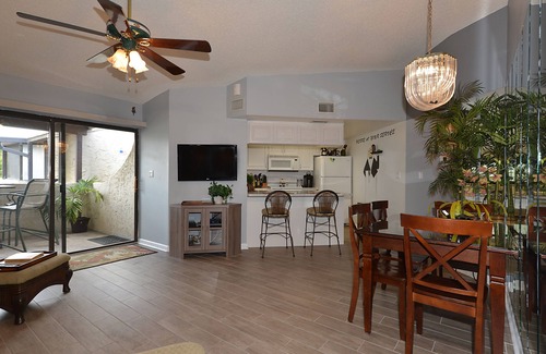 Palm Harbor Condominio | Condominio frente al mar "Paradise" con barco de 19 '