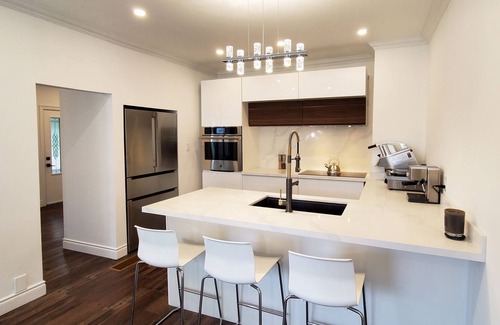 Paris Casa | Paris Downtown - Modern Luxury Semi-Detached with Ample Backyard