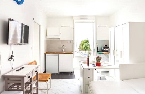 Stains Apartamento | Paris Tourist Apartment, France, Private Stay for you and Your Family ?