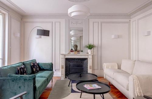 16th Arrondissement Apartamento | Parisian Elegance 2 Bedr in the 16th