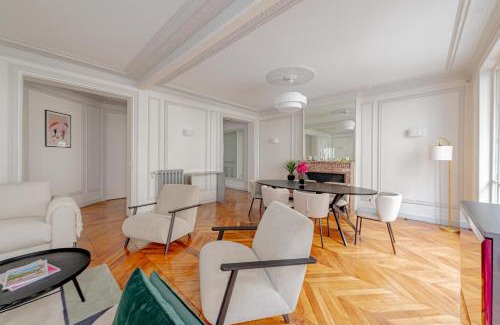 16th Arrondissement Apartamento | Parisian Elegance 2 Bedr in the 16th