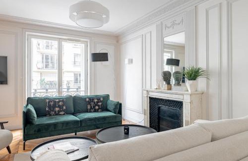 16th Arrondissement Apartamento | Parisian Elegance 2 Bedr in the 16th