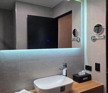 Parkville Hotel | Park Inn by Radisson Melbourne Carlton