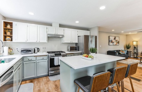 Everett Casa | Park,Mountain View,Near Downtown Everett,Boeing, Seattle Premium Outlets,casinos