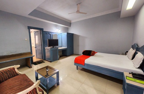 Ballygunge Hotel | Park Palace Hotel