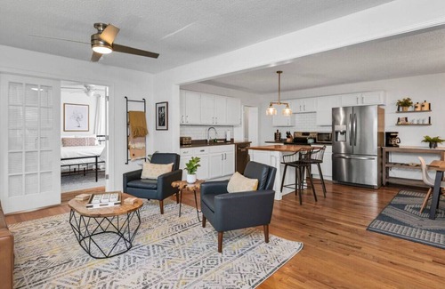 Earlewood Casa | Park St Haven | 4BR w/Patio