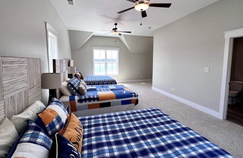 Coosa County Casa | Parker Creek Paradise with SHOW STOPPING WATERFRONT