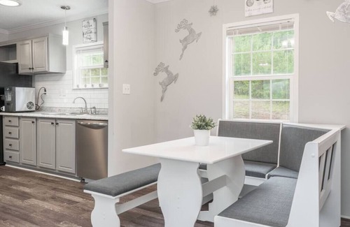 Madison Casa | Parking for 75+ Travel Workers Welcome