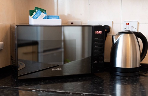 Margam Casa | Perfect Base to Stay in Swansea - TV in every Bedroom!