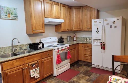 Russell Casa | Parkrose Private Luxury Suite