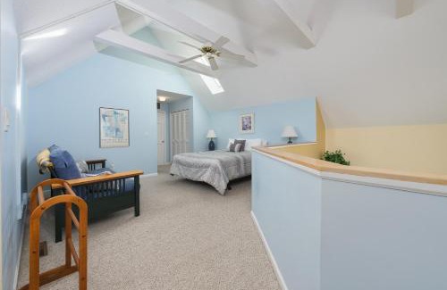 South Haven Casa | Parkshores 4 - community pool & steps to Lake MIchigan beaches!