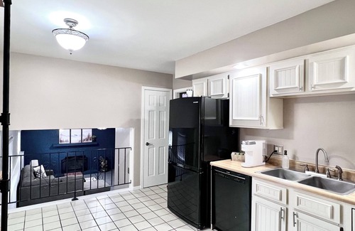 Champaign Casa | Parkside home close to campus - 2 BD 2 BA