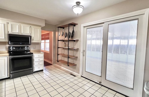 Champaign Casa | Parkside home close to campus - 3 BD 2 BA