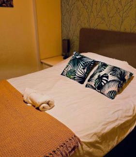 Canbury Apartamento | Parkside House With Garden