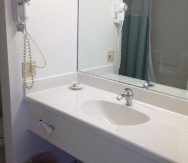 Mackinaw City Hotel | Parkside Inn Bridgeview