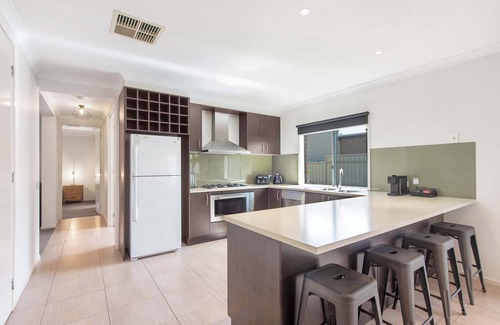 Moama Casa | Cinco habitaciones y dos baños en casa, admite mascotas y wifi gratis
