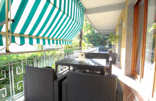 Bordighera Apartamento | Parrots & Palms