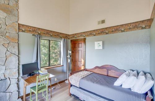 Lake Arrowhead Casa | Partial Lake Arrowhead View Cabin with Game Room!