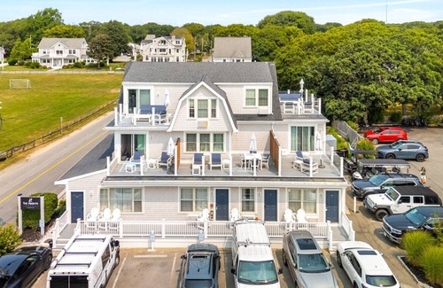 Silver Beach Condominio | Partial Ocean View Studio w/ Private Deck (308)
