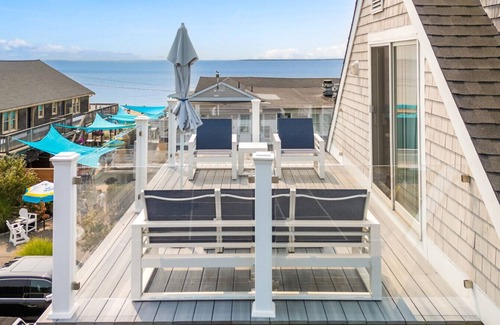 Silver Beach Condominio | Partial Ocean View Studio w/ Private Deck (308)