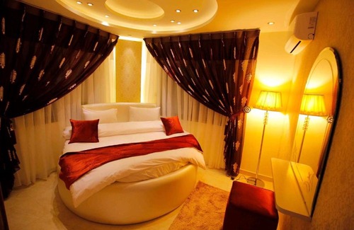 Al Muraqqabat Casa | Partition Legend