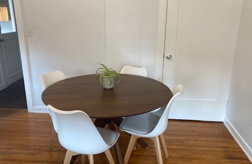 Mid Central Casa | Pasadena Cottage-Steps To Rose Parade Route & CalTech