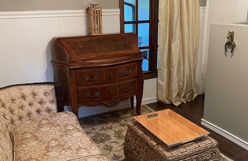 North Arroyo Casa | Pasadena Guest House near Rose Bowl