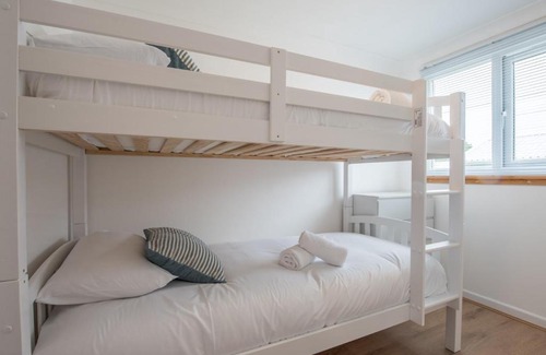 Pembroke Casa | Pass the Keys 4 Bed Chalet Fully equipped w Free Parking WiFi