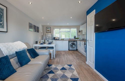 Pembroke Casa | Pass the Keys | Beach Retreat - Free Parking and Wifi - Sleeps 4