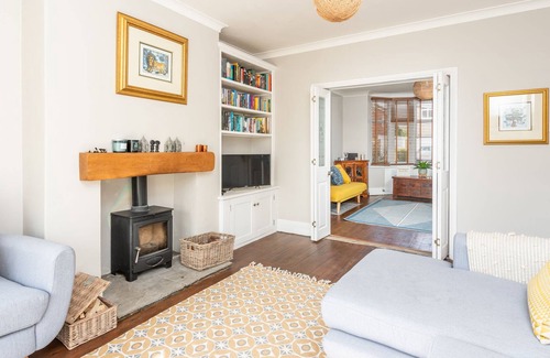 Rawcliffe Casa | Pass the Keys | Stunning York Family Home with Parking and Garden!