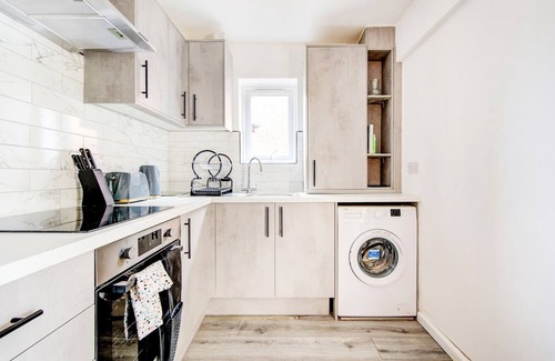 St. Michael's Casa | Pass the Keys | Bright Spacious Home Away From Home With Parking