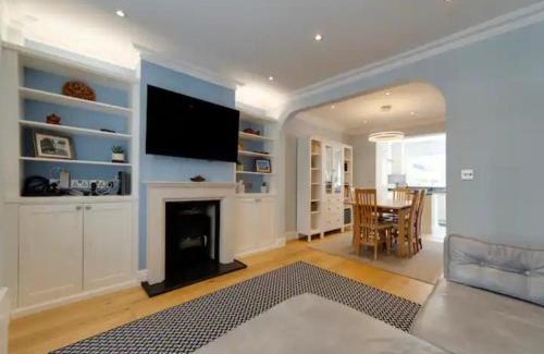 Cambridge City Centre Casa | Pass the Keys Centrally located modern and spacious 3 Bed terrace