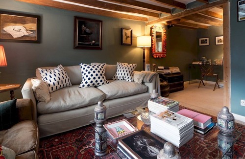 Longworth Casa | Pass the Keys | Charming 18th century stone cottage