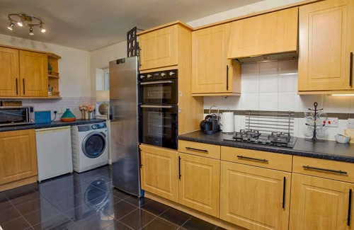 Lincoln Casa | Pass the Keys | Charming Getaway Near Central Lincoln