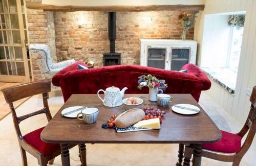 Wedmore Casa | Pass The Keys Goose Feather Barn, Wedmore luxury cottage for two