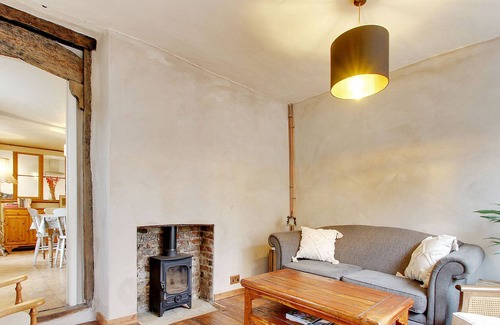 Robertsbridge Casa | Pass the Keys | Lovingly renovated cottage