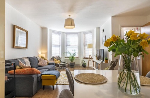 Belfast Apartamento | Pass the Keys Lovely 1BR Apt Belfast Castle Hiking Nearby