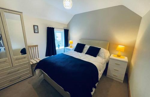 Hulme End Casa | Pass the Keys Quaint & Cosy Cottage Hamlet Location for 4 & Pets