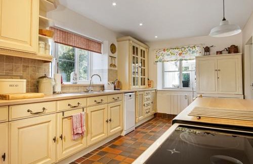 Talybont Casa | Pass the Keys South Lodge Coastal Cottage