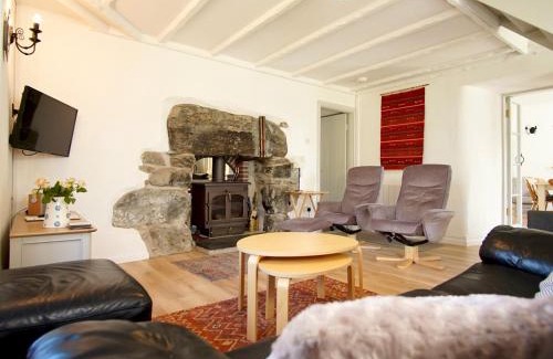 Talybont Casa | Pass the Keys South Lodge Coastal Cottage