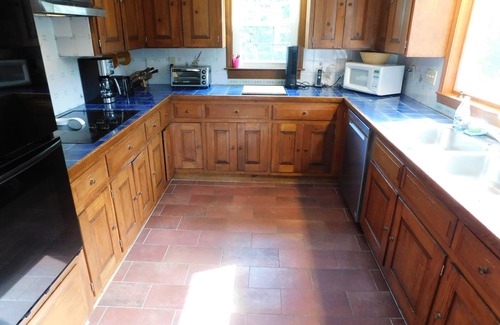 Truro Casa | Path to Pond, Private Location, Sweet Home! (CS0031)