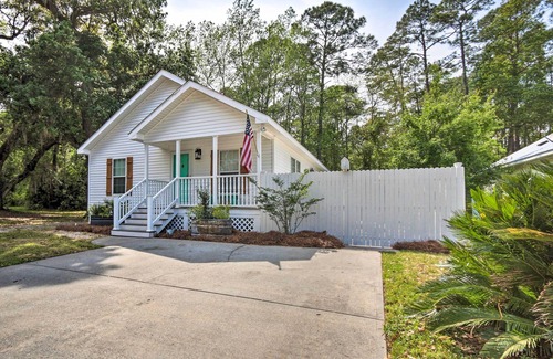 Olde Town Cabaña | Patio & Gas Grill: Charming Bluffton Escape!