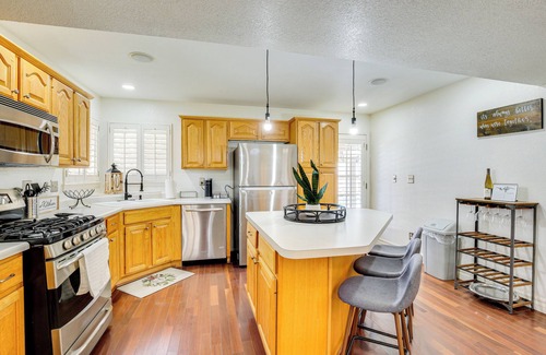 Horizon City Casa | Patio, Pool & Spa: Family Retreat in Horizon City!