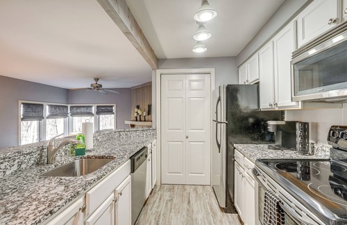 Nellysford Condominio | Patio + Pool Access: Wintergreen Resort Getaway!