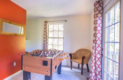 Gatlinburg - Pigeon Forge Casa | Patriotic Cabin Close to Pigeon Forge and Gatlinburg