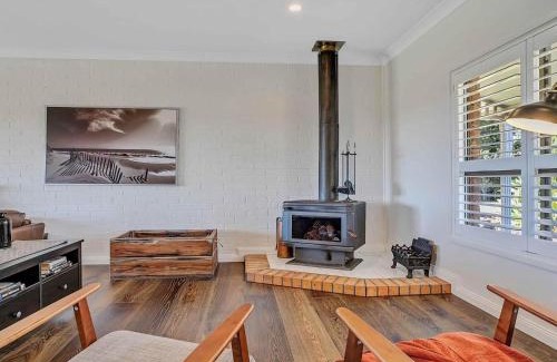 Newrybar Casa | Paul's Farmhouse - 4 BR rural retreat with views