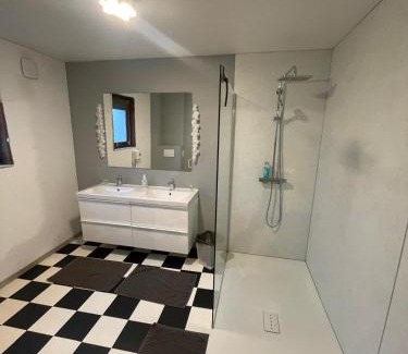 Sorbais Cama Y Desayuno | PAUSE NATURE SORBAIS gîte 2 personnes avec grand SPA privatif, STREAMING et arrivée autonome