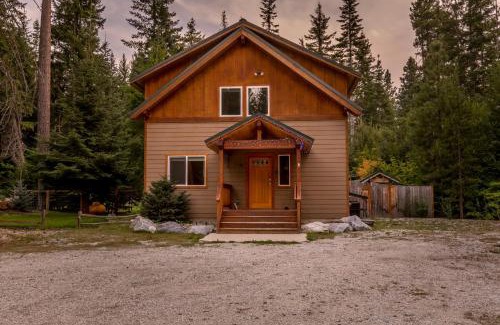 Leavenworth Casa | Paws in the Mountains by NW Comfy Cabins
