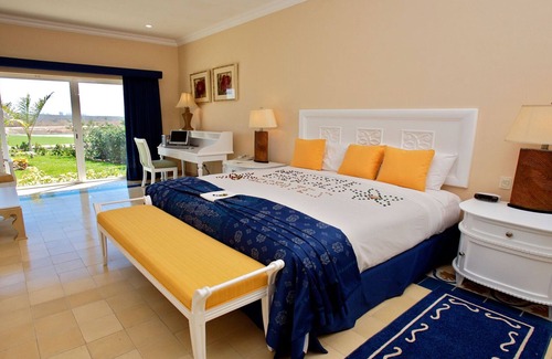 Cerritos Complejo | PB Emerald Bay Studio Suite Thanksgiving Nov 22-29, 2025