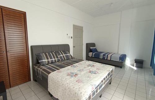 Taman Haji Zainal Apartamento | PD Paradise Lagoon North Penthouse B-2-4